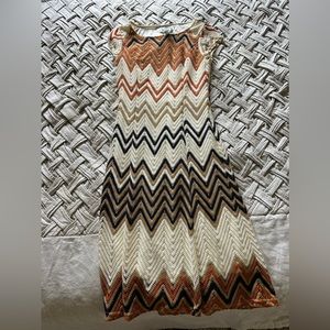Women’s cap sleeve crotchet maxi dress. Size M